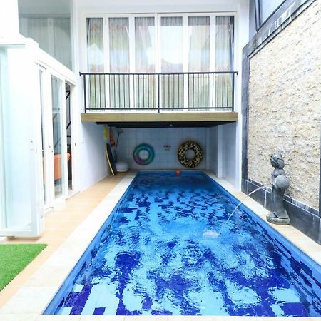 דירות ג'ימבאראן Donata House מראה חיצוני תמונה