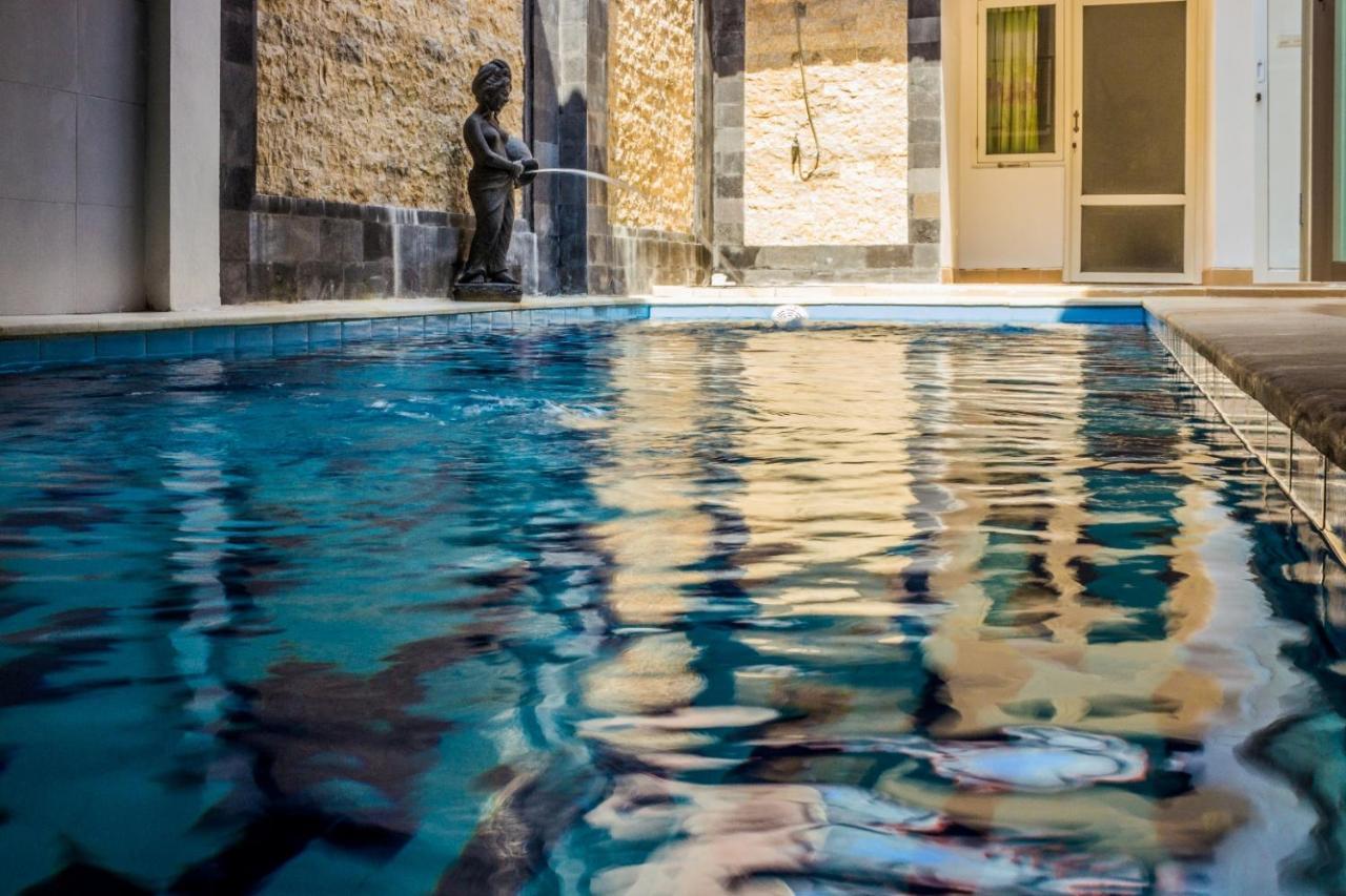 דירות ג'ימבאראן Donata House מראה חיצוני תמונה