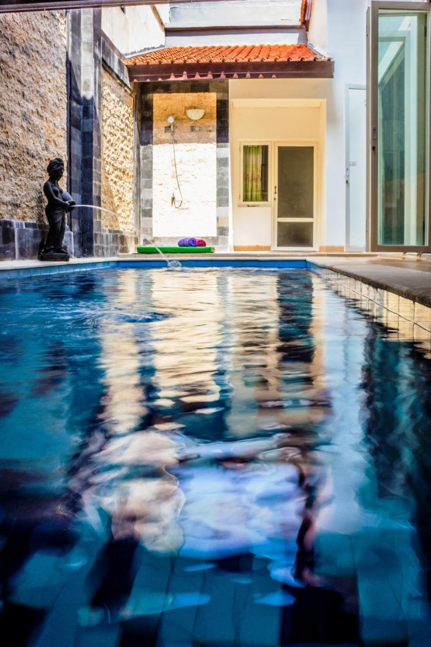 דירות ג'ימבאראן Donata House מראה חיצוני תמונה